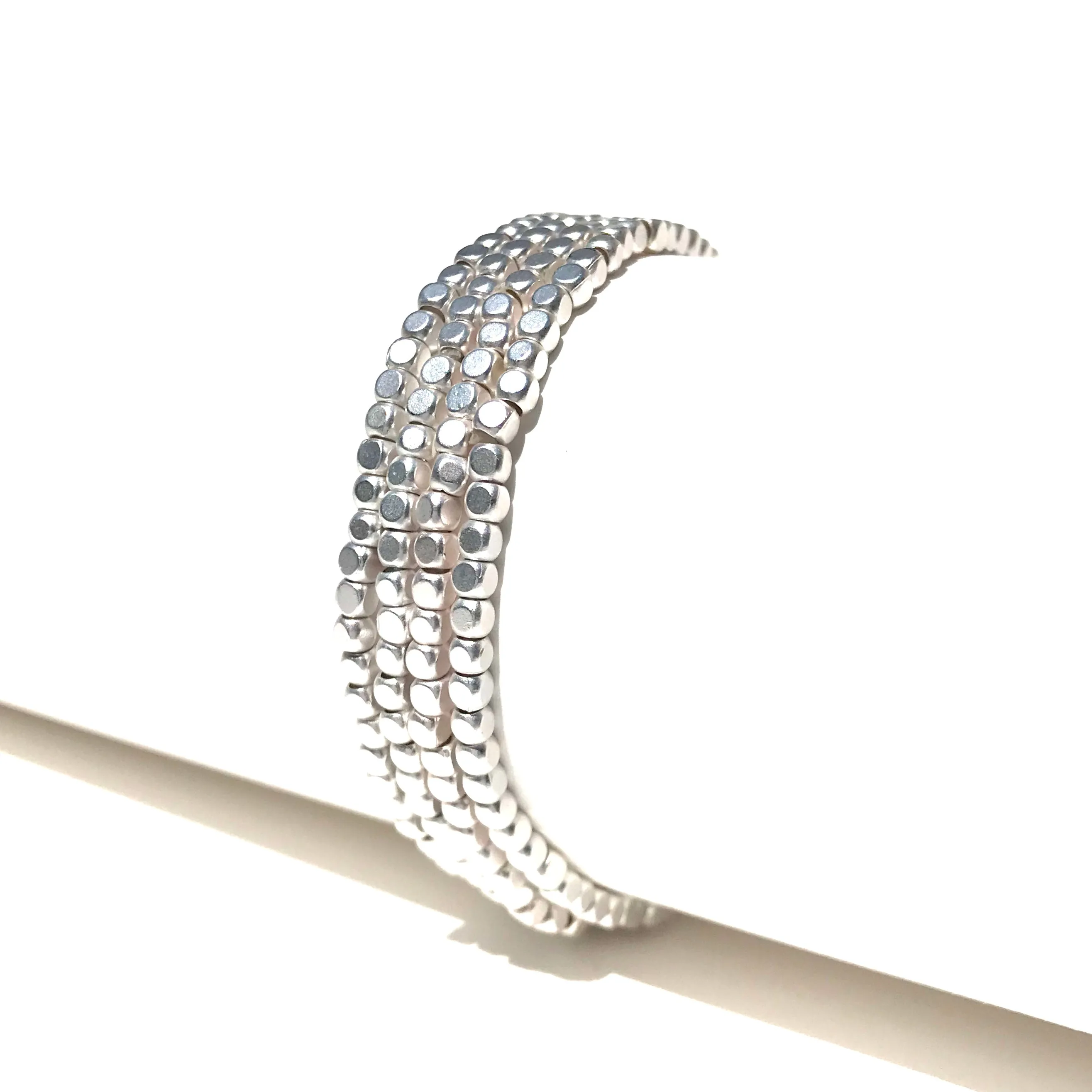 METAL BEADED STRETCHY BRACELET